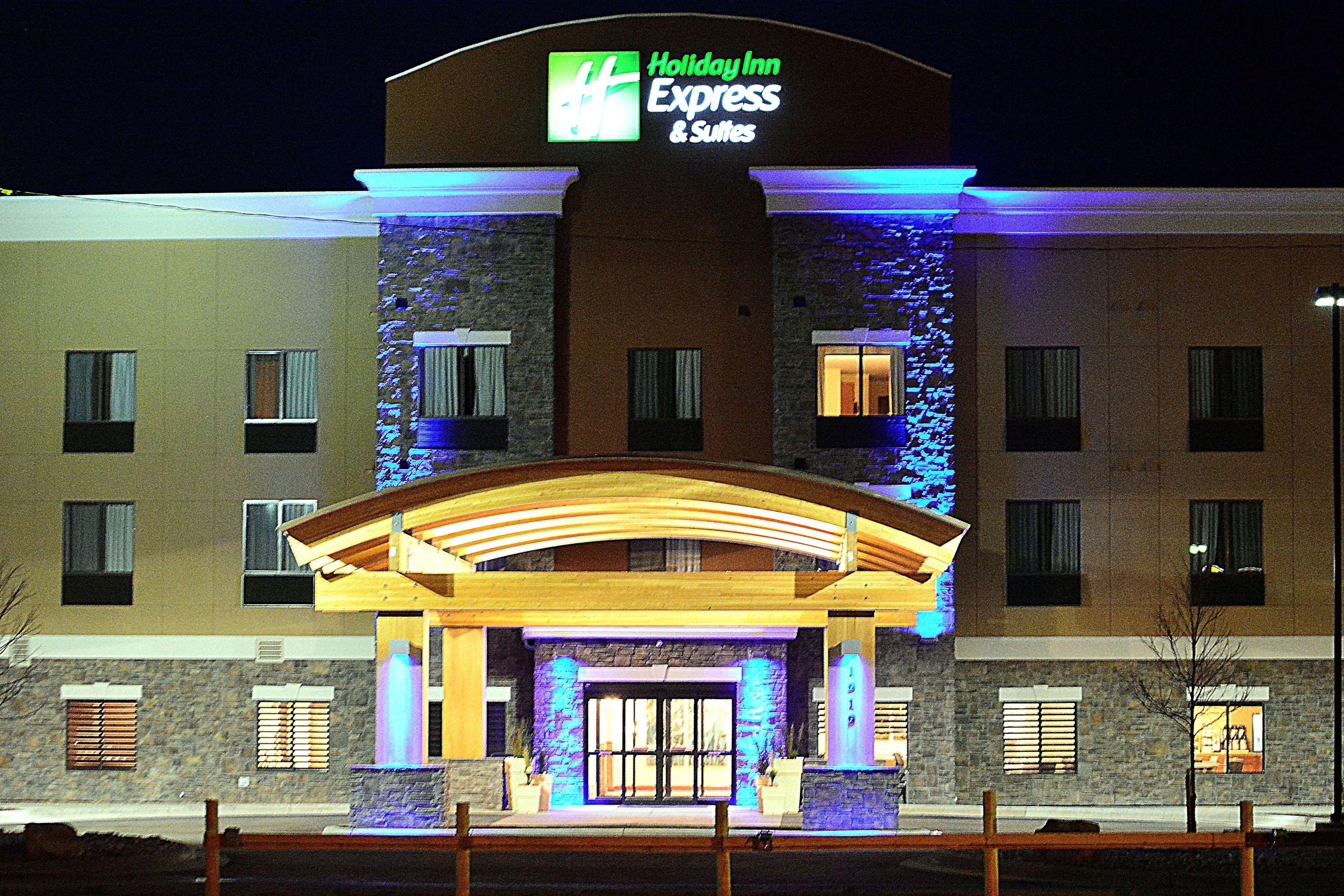 Holiday Inn Express & Suites Glendive By Ihg Exterior foto
